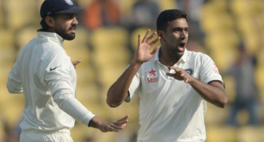 India increase lead over South Africa to 143 runs