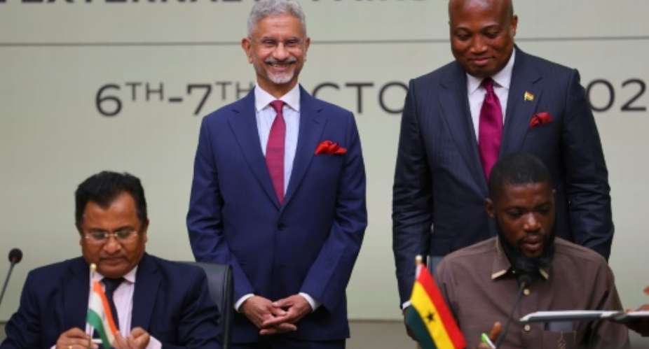 Indias external affairs minister Subrahmanyam Jaishankar (L) and Ghanas Foreign Affairs Minister Samuel Okudzeto Ablakwa (R) met in Accra.  By Nipah Dennis (AFP)