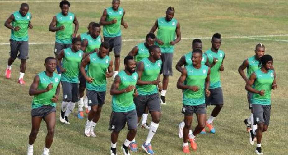 Ivory Coast's national football team players take part in a training session as part of their preparation for the Africa Cup of Nations in Malabo on January 18, 2015.  By Issouf Sanogo AFP