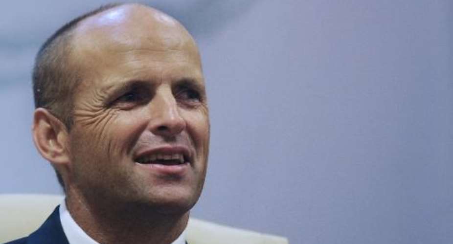 Former India coach Gary Kirsten smiles as he addresses a news conference at the head office of the Board of Control for Cricket in India BCCI in Mumbai on April 5, 2011.  By Punit Paranjpe AFPFile