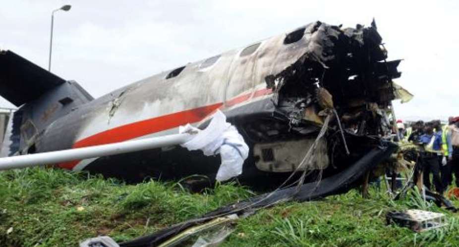 Wreckage of a plane that crashed in Lagos on October 3, 2013.  By Pius Utomi Ekpei (AFP)