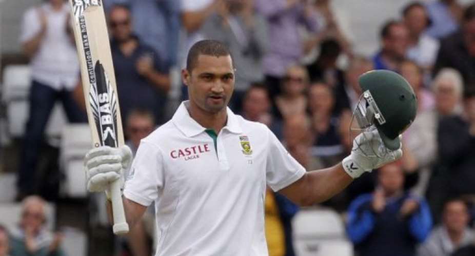 Alviro Petersen of South Africa acknowledges the crowd.  By Ian Kington (AFP)