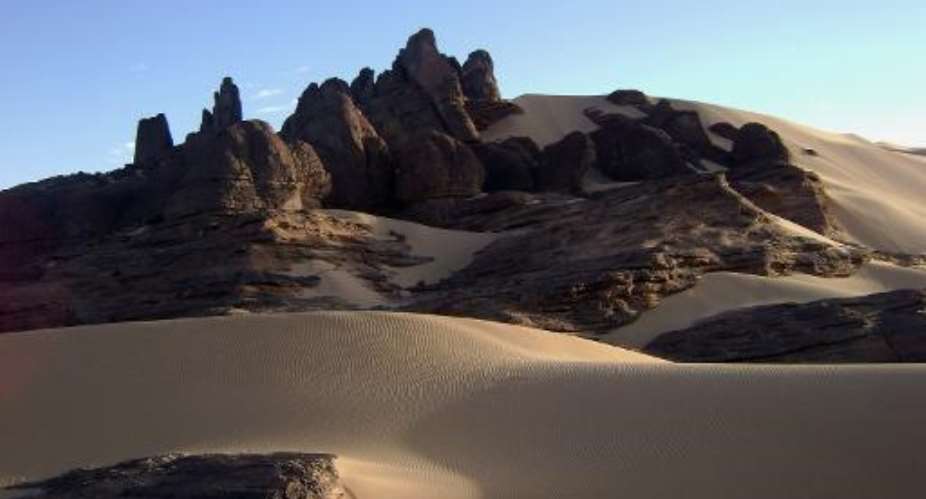 Picture taken January 2, 2008 shows a view of the Tamanrasset desert, 2,000 kms south of Alfgeria's capital Algiers.  By  AFPFile