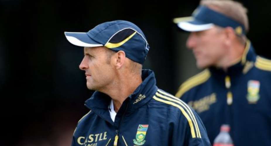 South African head coach Gary Kirsten (L) and bowling coach Allan Donald, pictured in Sydney, on November 3, 2012.  By William West (AFP/File)