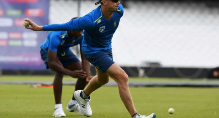 South Africa's Dale Steyn takes part in a training session at the Oval on May 28, 2019.  By Dibyangshu SARKAR AFP