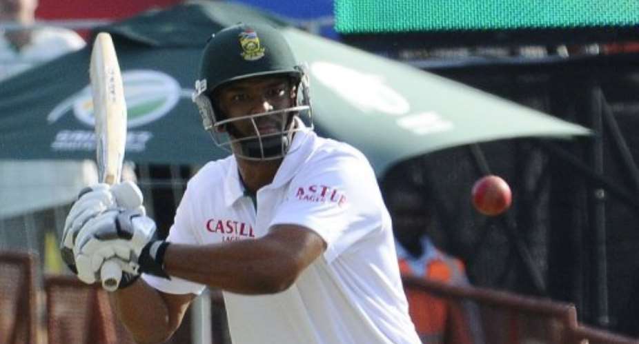 Vernon Philander plays a stroke in the first test against Sri Lanka last week.  By Stephane de Sakutin AFP