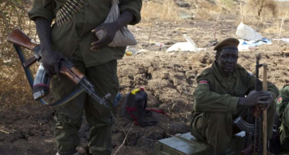 S.Sudan rebels battle over key town as talks collapse