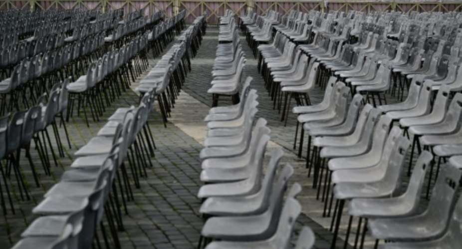 St Peters square opens at 5:30 am.  By Andrej ISAKOVIC (AFP)