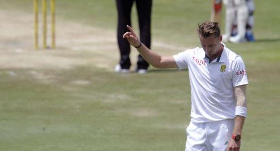 Dale Steyn acknowledges applause after taking his fifth wicket for South Africa against West Indies in Centurion on December 20, 2014.  By Gianluigi Guercia AFP