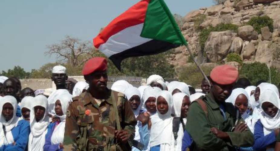 Members of Sudanese security forces on December 3, 2013 in the Sudanese area of Agadi, in the Blue Nile state, where a rebellion began two years ago.  By Ian Timberlake (AFP/File)