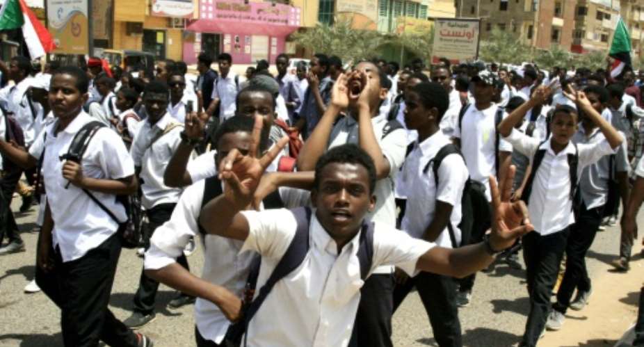 Sudanese schoolchildren took the streets of Khartoum a day after five teenagers were killed in a central town.  By Ebrahim HAMID AFP