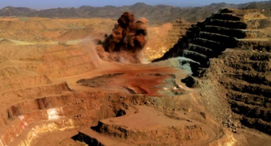 The Ariab company gold mine in the Sudanese desert, 800 kilometres northeast of the capital Khartoum, on October 3, 2011.  By ASHRAF SHAZLY (AFP)