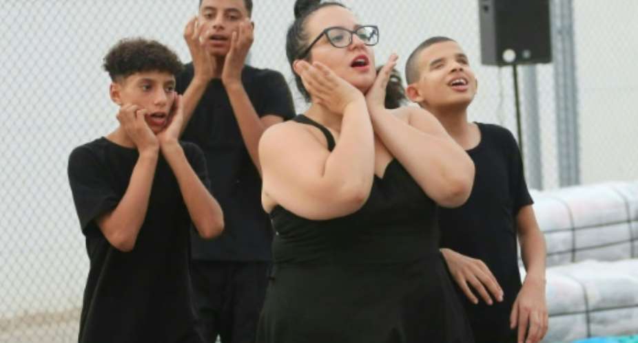The dance show Lines brings together 15 dancers from different segments of society in Tunisia.  By HASNA (AFP)