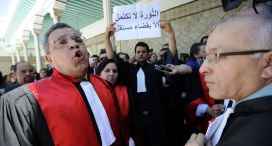 Tunisian judges demonstrate in Bardo.  By Fethi Belaid AFP