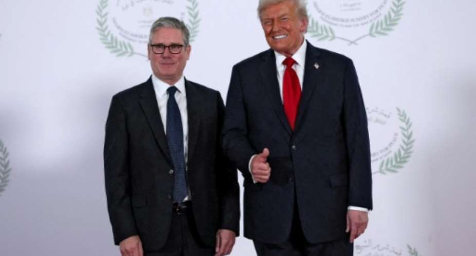 US President Donald Trump (R) has flip-flopped on his support for the Chagos Island deal.  By Suzanne Plunkett (POOL/AFP/File)