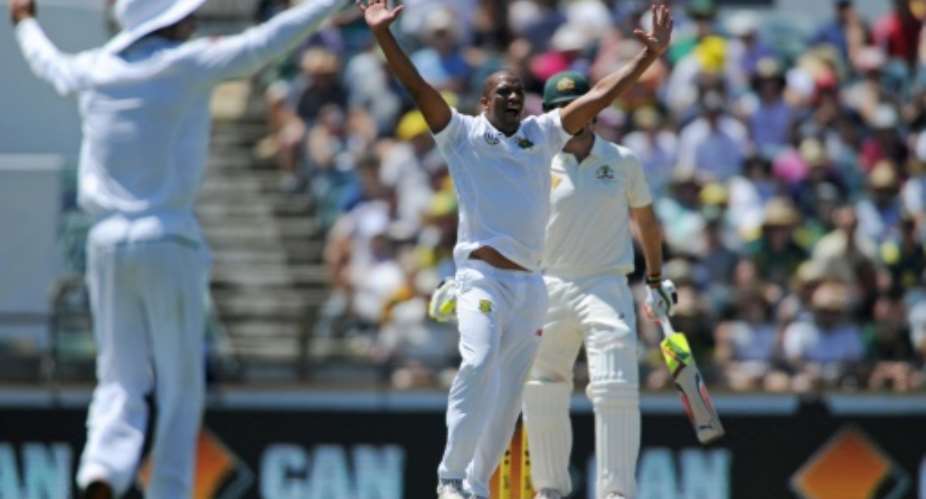 Vernon Philander centre took four wickets as South Africa bowled Australia out for 244 in the first Test in Perth on November 4, 2016.  By Greg Wood AFP