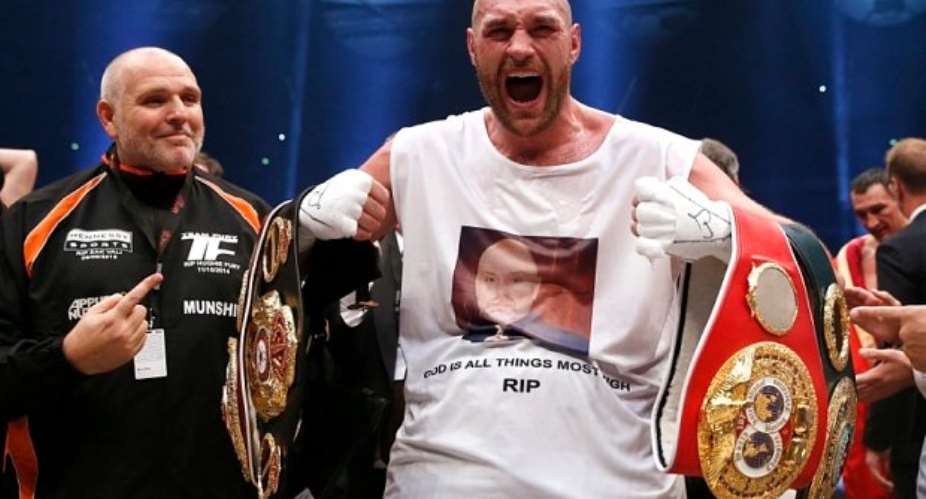 Tyson Fury beats Wladimir Klitschko to become world heavyweight champion