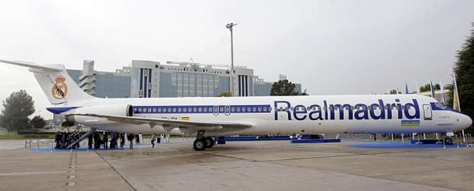 Real Madrid's old plane crashes