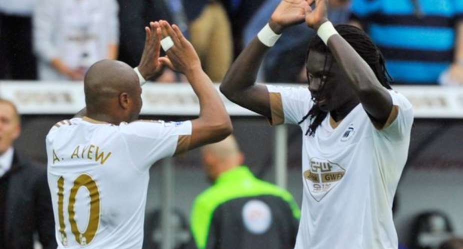 Andre Ayew hails Swansea teammate Bafetimbi Gomis as 'complete striker'