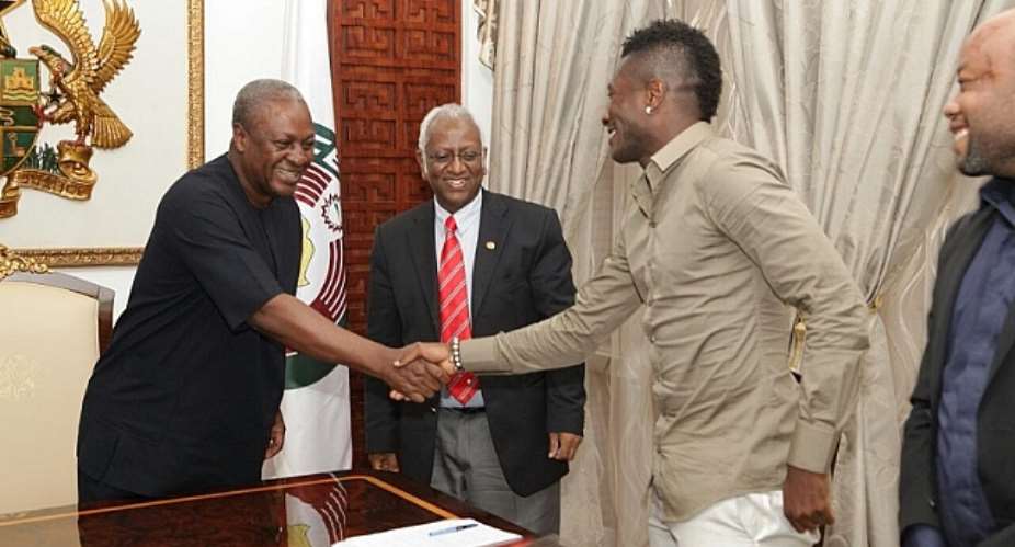 Gyan meets Ghana President John Mahama to review UNAIDS' Protect the Goal campaign