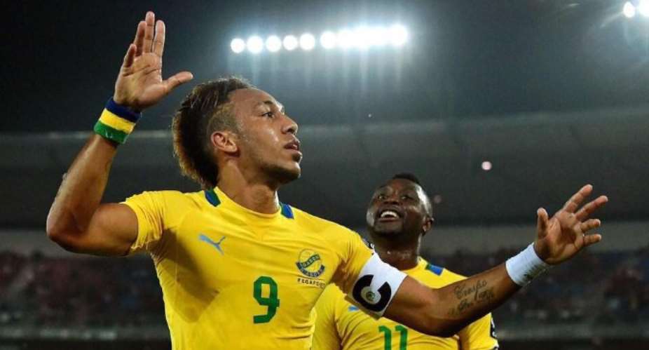 CAF Awards 2015: Dortmund calm anxious fans who think Aubameyang is leaving BVB
