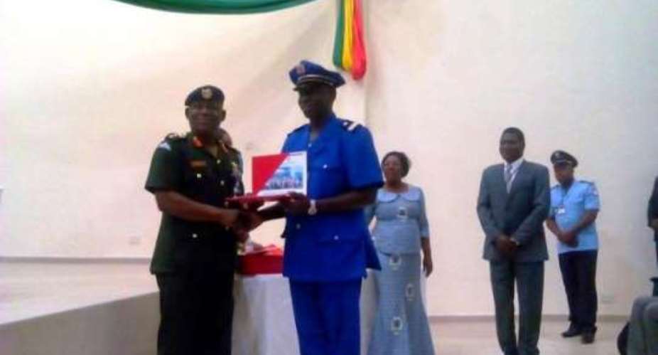 IvoiriansBurkinabes pass out in Disaster Preparedness Initiative