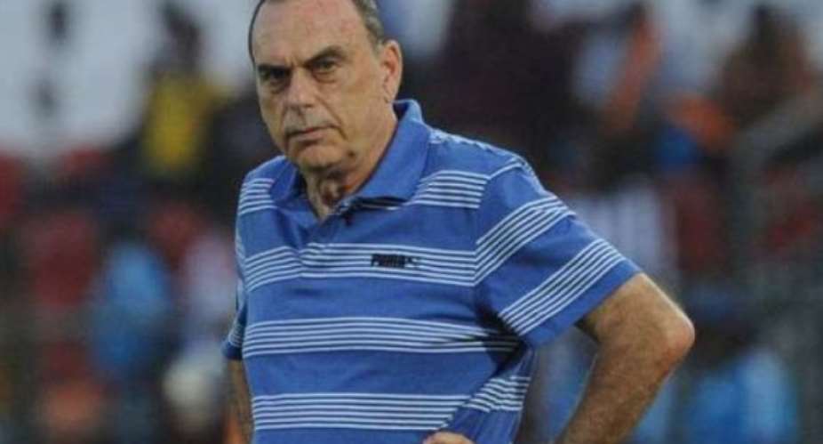 No, Avram Grant didn't rush off the pitch to use the toilet