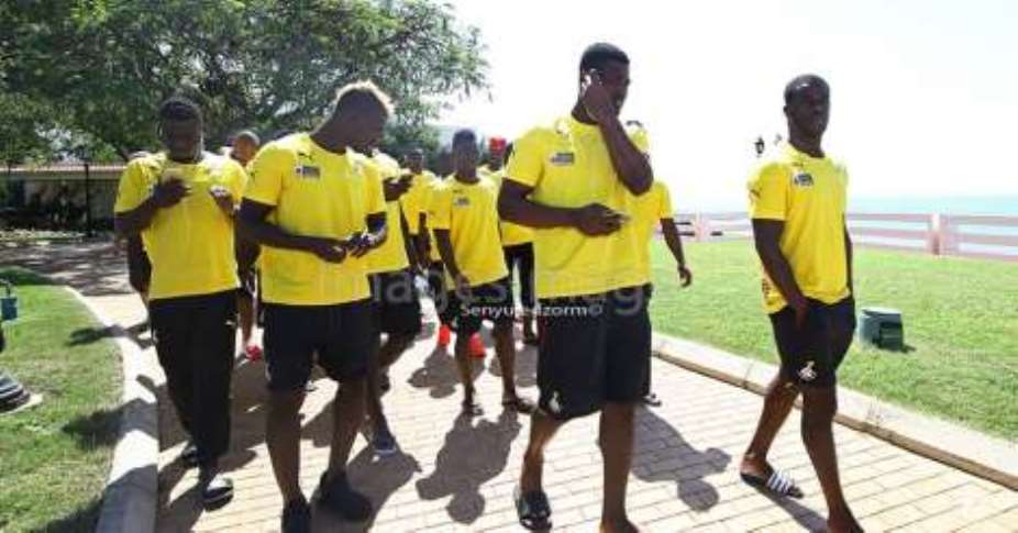 Black Stars: Players and technical team take a walk in Maputo