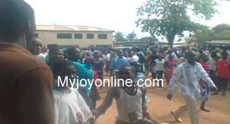 Commotion at Teshie; angry youth threaten to burn down school