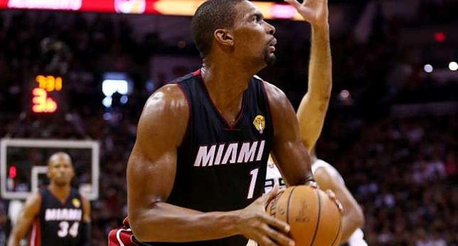 Chris Bosh re-signs with Miami Heat