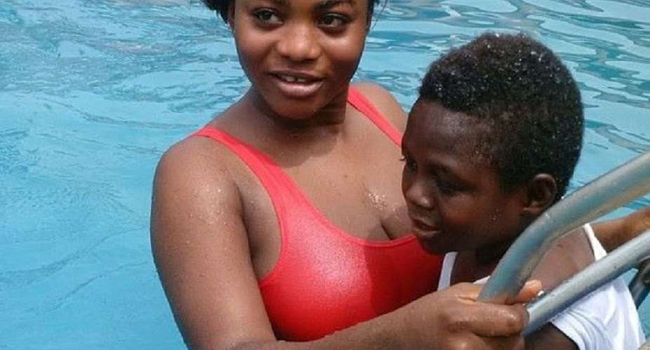 Photos : Kumawood Actor Rescued After Nearly Drowning