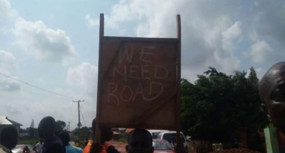 East Ashiyie residents stage demo over bad roads
