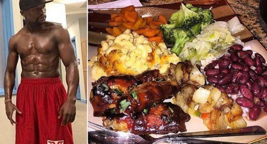 Check out 1k a plate meal Mayweather's feeding on