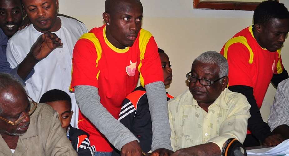 Ghanaian midfielder Francis Coffie inks one-year Al Merreikh deal