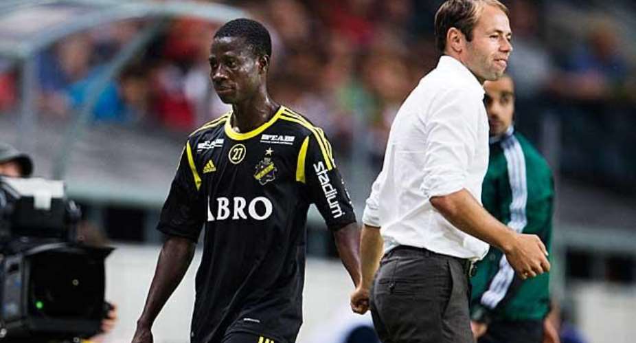 Ebenezer Ofori: Ghanaian defender can't return home despite end of Swedish season