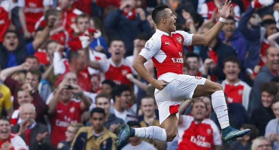 Alexis Sanchez strikes twice as Arsenal humble Manchester United