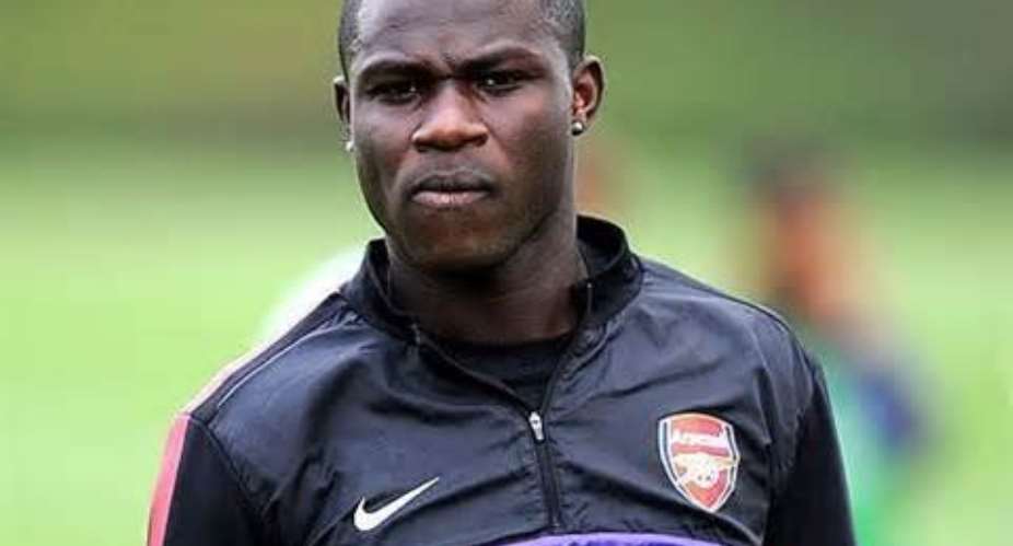 Emmanuel Frimpong is on the Arsenal bench