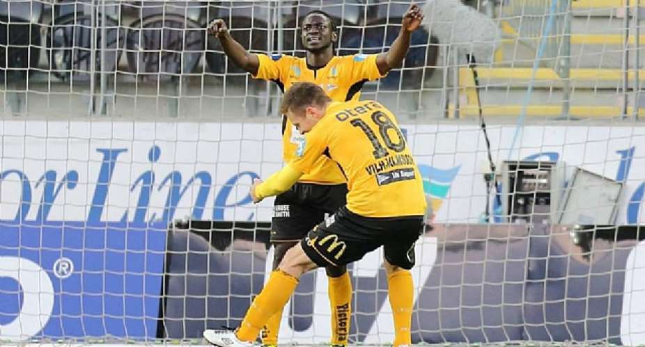 Ernest Asante celebrating one of his goals last season