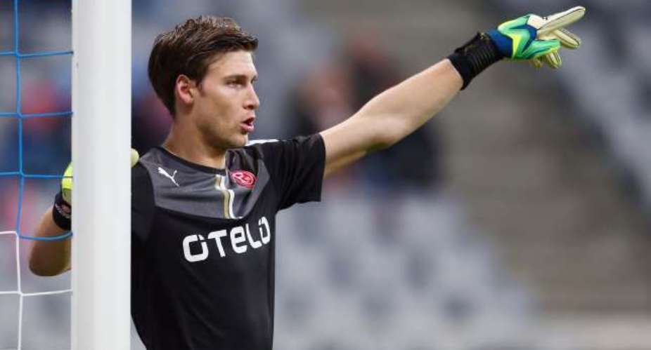 Christian Fuchs offers backing to Schalke goalkeeper Fabian Giefer