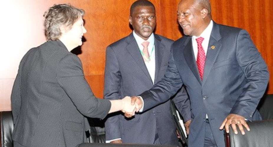 President John Mahama exchanging greetings with Mme Helen Clark, UNDP Administrator