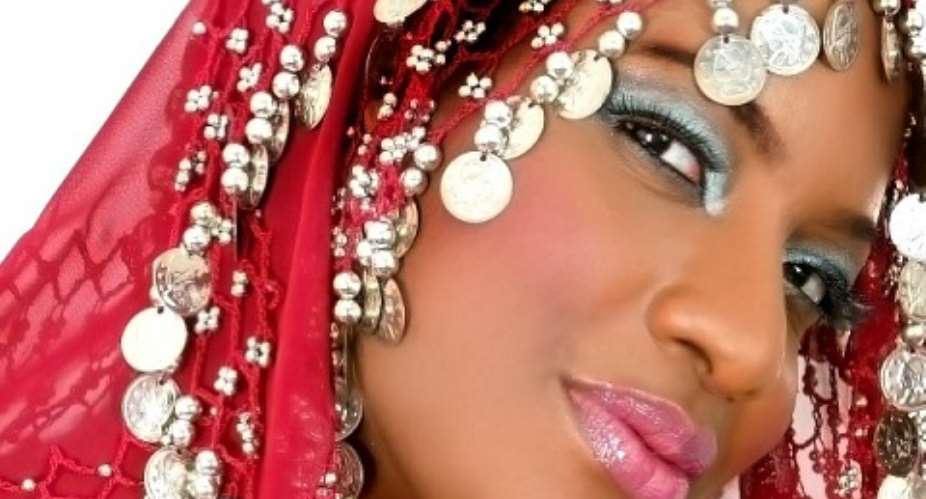 Me sef wan shave oh: Actress Chika Ike paid N5million for shaving her head in new movie (Photo)