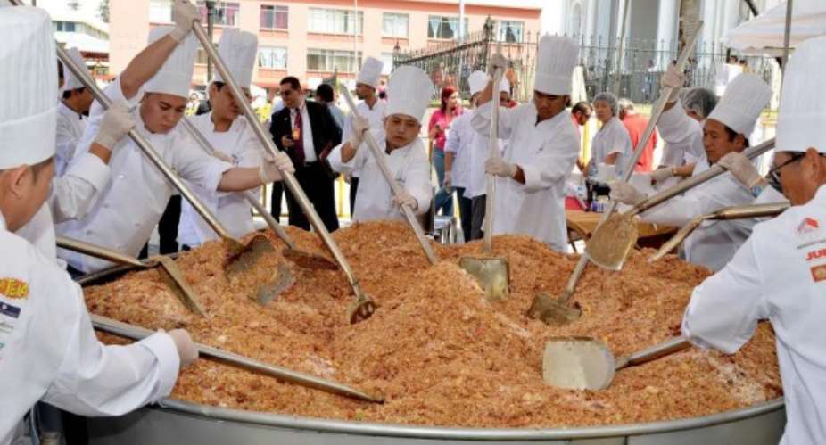 Ghana Attempts Guinness World Record  Cooks Biggest Ever Bowl Of Rice On Saturday