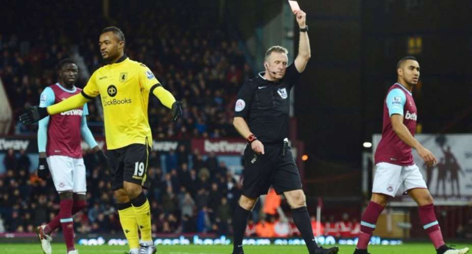 Frustrated Jordan Ayew gets the send off after crazy elbowing incident