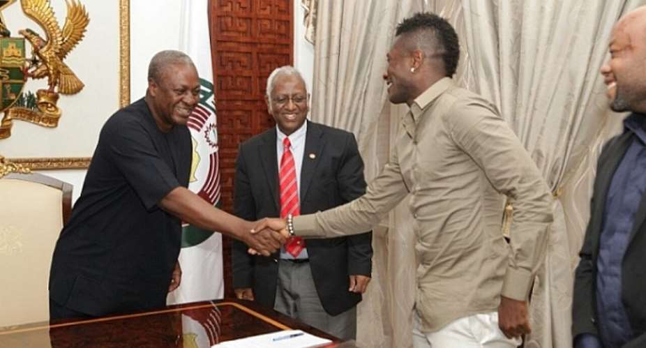 WATCH PHOTOS:Gyan meets Ghana President John Mahama to review UNAIDS' Protect the Goal campaign