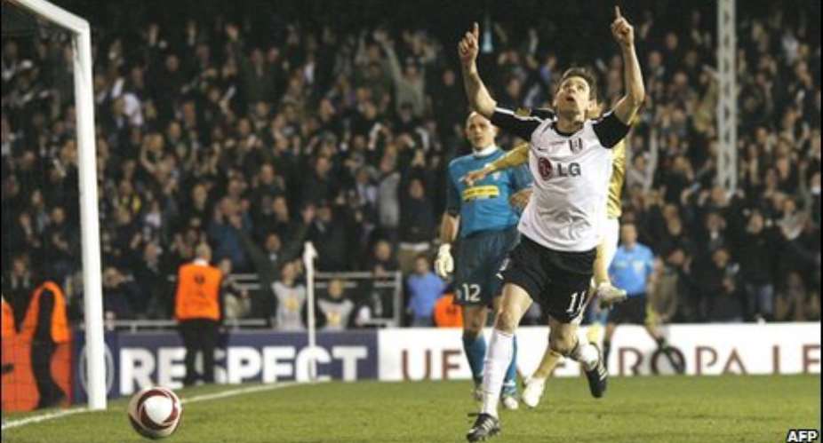 Gera celebrates the penalty that levelled the tie at 4-4 overall for Fulham