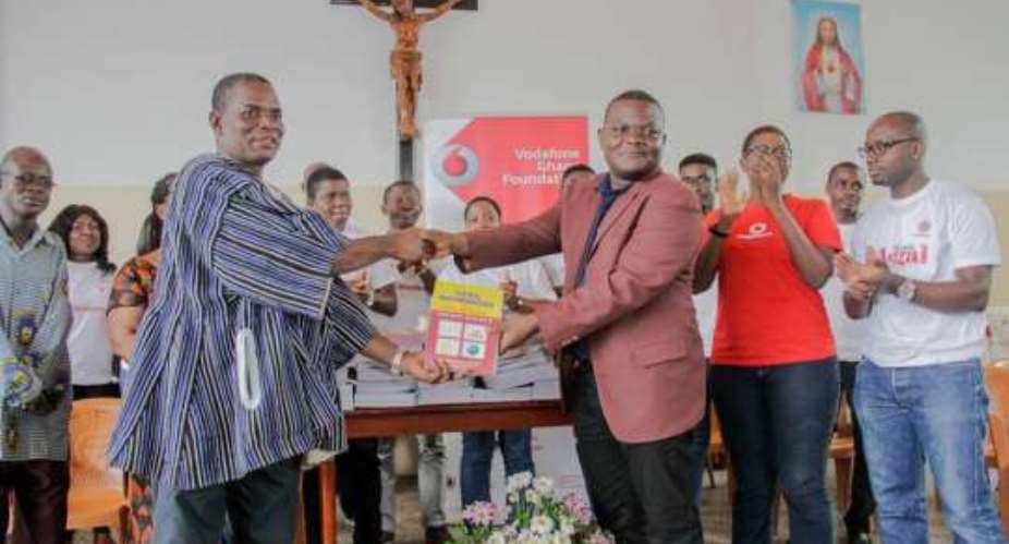 Vodafone Foundation donates to St Thomas Aquinas school