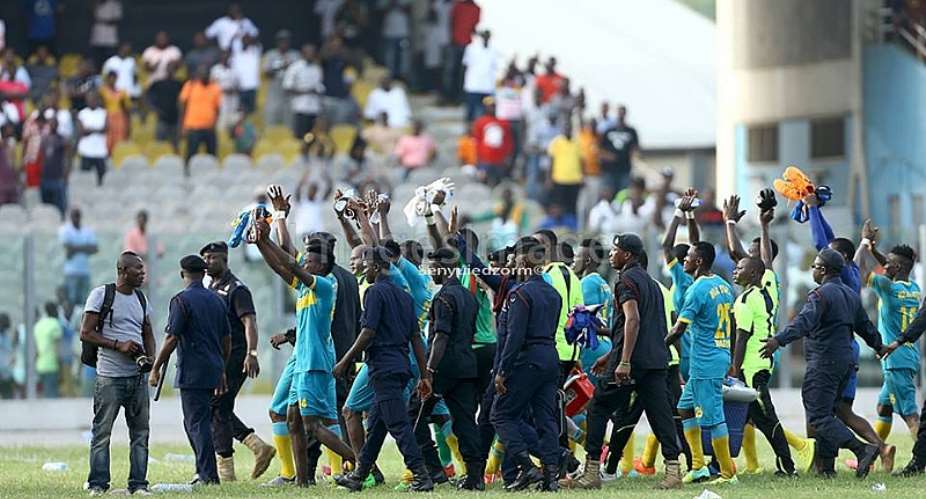Ghana Police want clubs to pay for more security men at matches to curb violence