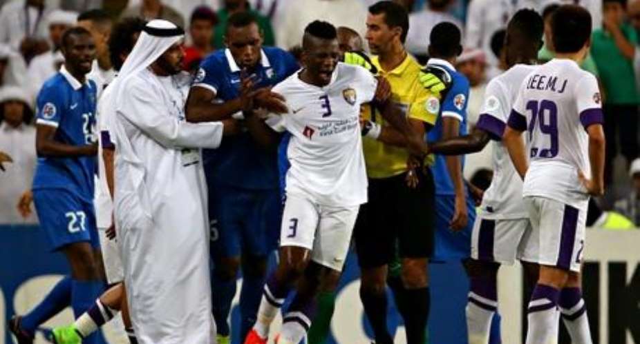 Asamoah Gyan out for a week with suspected knee injury