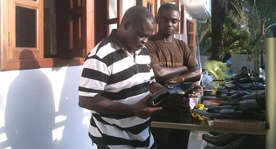 Tonyi - The Presidents Shoe Maker