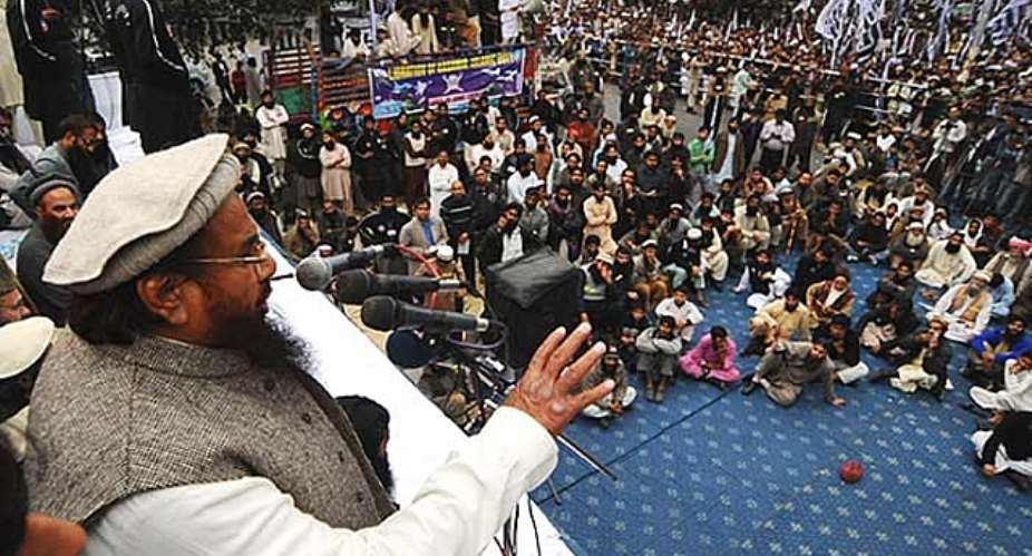 Hafiz saeed addressing a mob